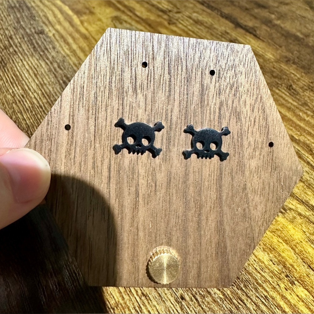 ☀️3/$10 BUNDLE!!☀️ Black Skull and Bones Stud Earrings